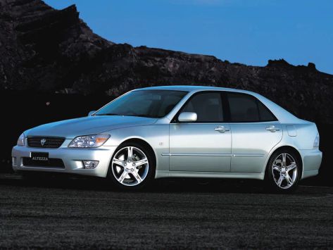Altezza, XE10, 2001–2005